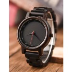 Men's quartz watch with a minimalist and niche design.
